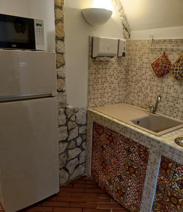 La Grotta Di Filomena Apartment Катания Екстериор снимка